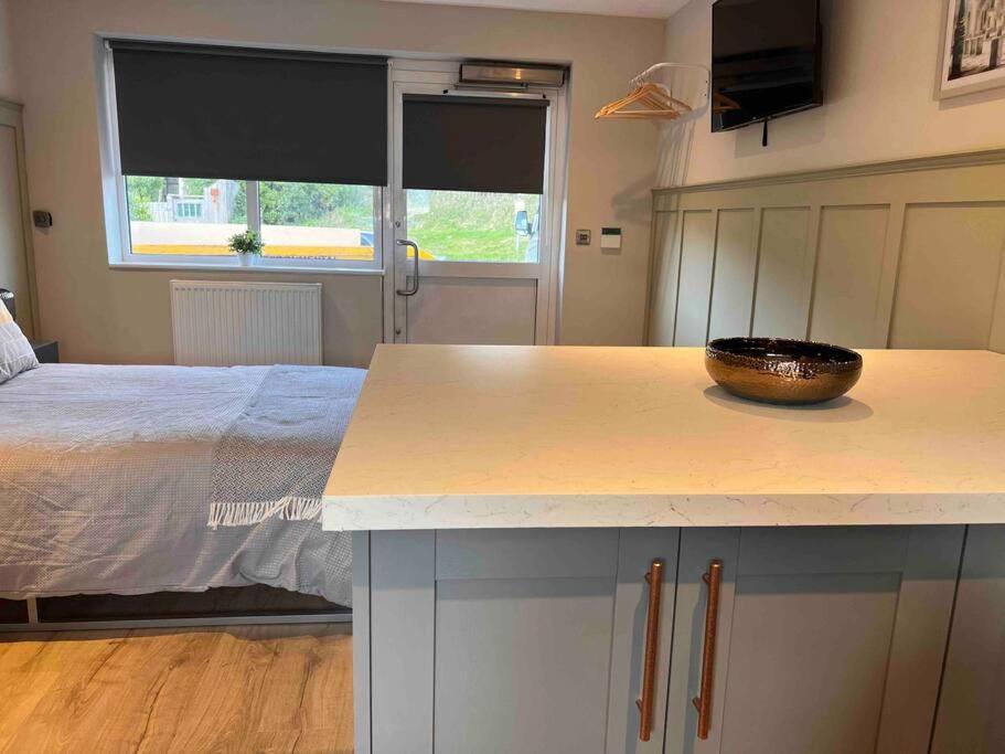 Seaview 1 Bed Open Condo - Free Parking ブライトン エクステリア 写真